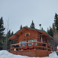 Accommodations: The Log Cabin at Reesor Ranch