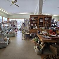 Shopping & Dining: Kelli Dee Floral